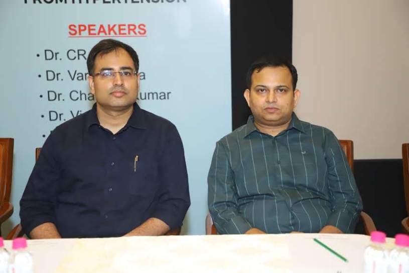 Dr Rajat Rawat- top cardiologist in Agra explained about the dangers of smoking and effect of air pollution on heart blockages and heart attacks